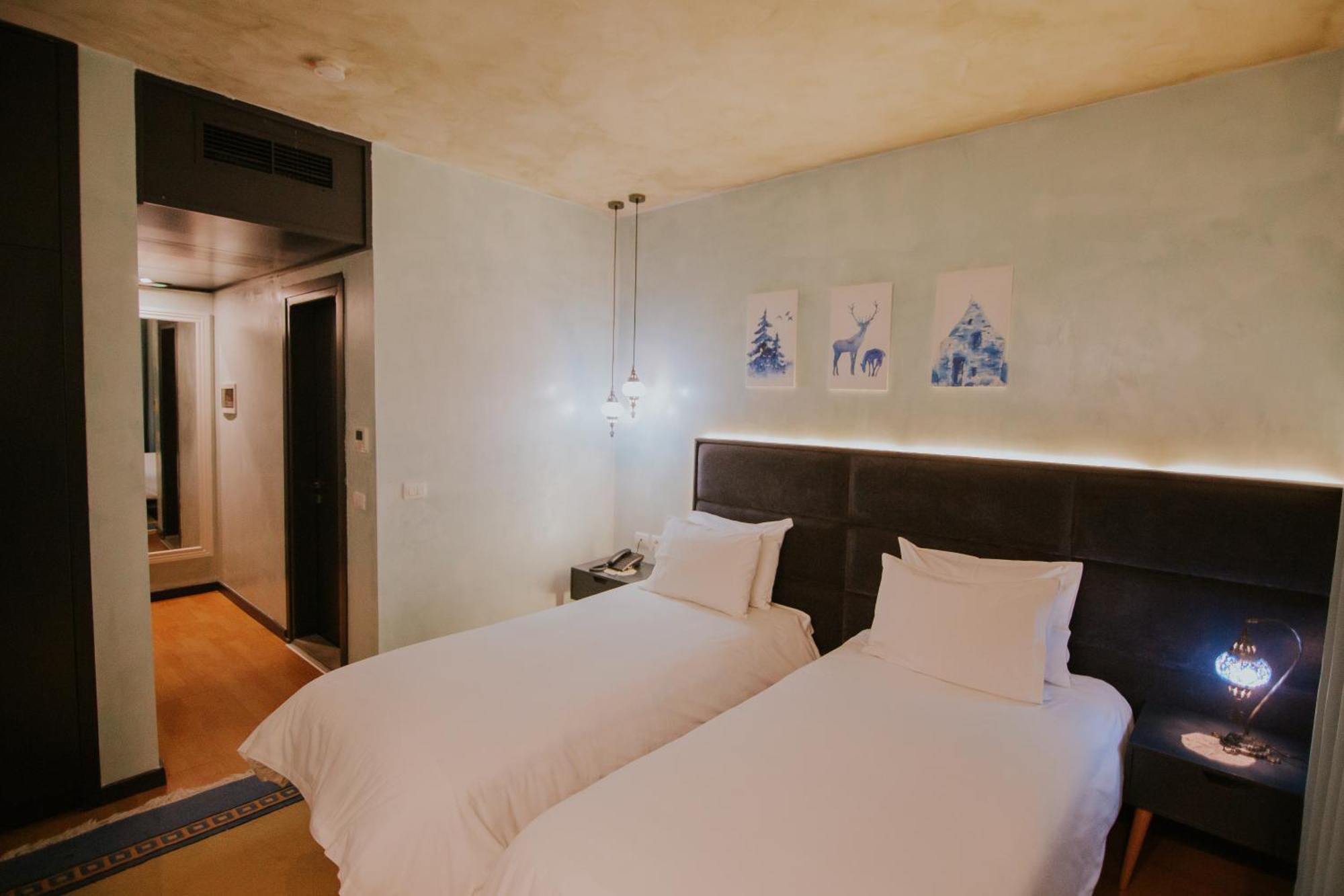 DIM'S Hotel Korce Exterior foto